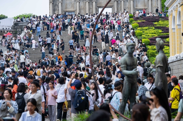 今年至今澳門出入境人次已突破一億